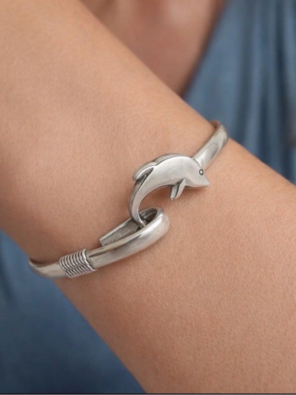 Vintage hinged bangle bracelet silver plated jumping dolphin